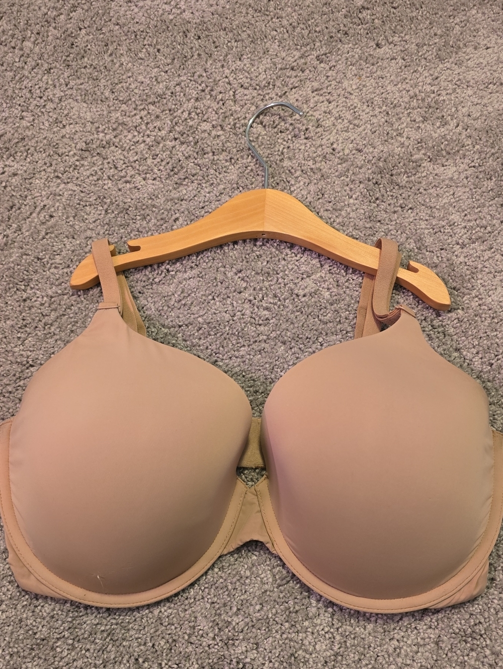 Victoria’s Secret Lightly Lined Full Coverage Bra – Nude  (36DDD)